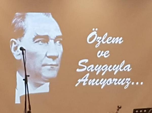 10 Kasım Atatürk ´ü Anma Programı Okulumuz Salonunda Yapıldı